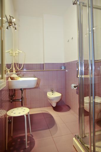 Bathroom 2, B&B A casa di amici, Messina