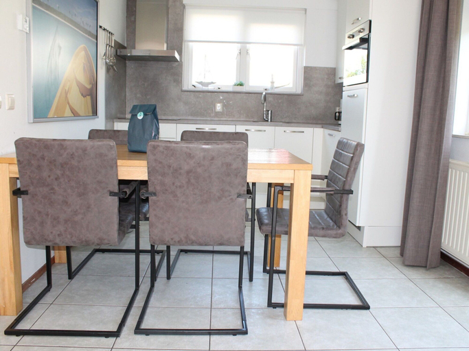 Private kitchen 2, Nice Holiday Home With Garden Near Beach, Kapelle