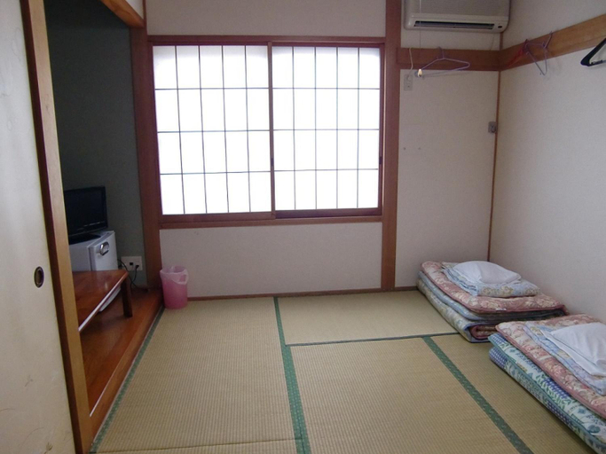Bedroom 2, Maetakeso, Yakushima