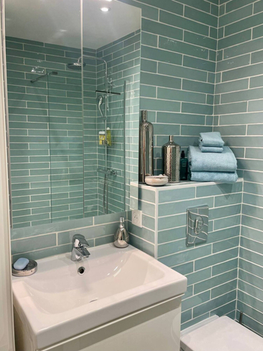 Bathroom 5, Studio in Antibes Near La Salis Beach, Alpes-Maritimes