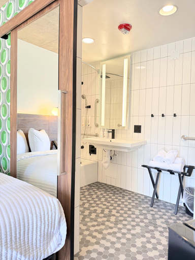 Bedroom 3, The Alice Hotel, Pima