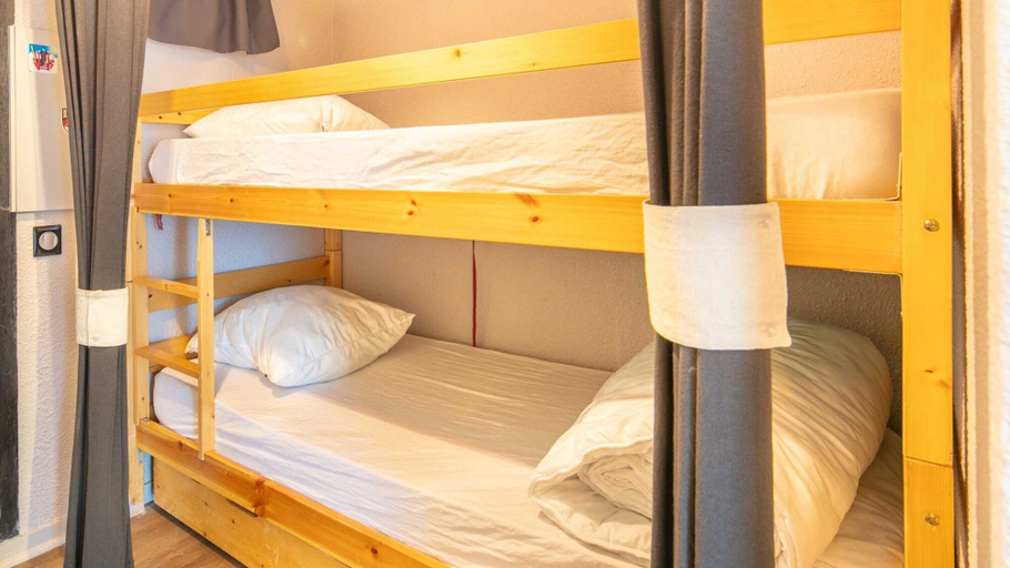 Room 2, Mountain Views & Slope Access, Isère
