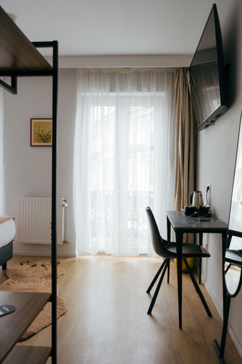 Others 5, Hôtel La Pièce, Bruxelles