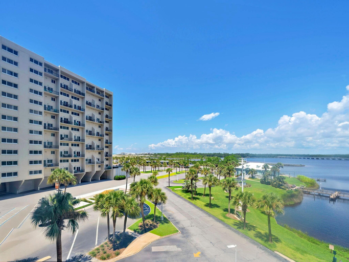 Exterior & Views 2, Pinnacle Port A-305, Bay