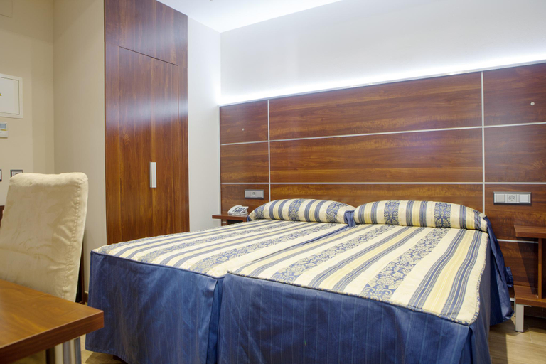 Bedroom 3, HOTEL CASTILLA GUERRERO, Málaga