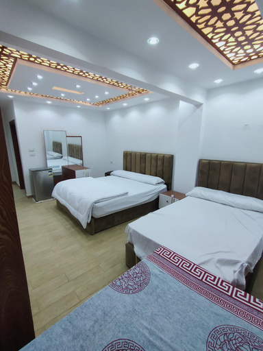 Others 4, suite Hs 1, Al-'Ajuzah