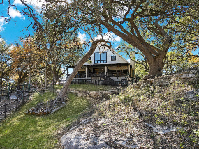 Exterior & Views, River Lodge- Llano Suite, Hays