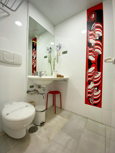 Bathroom 4, Del Pintor, Málaga