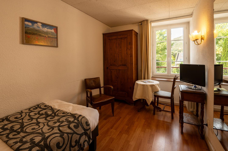 Bedroom, Logis Hotel Restaurant Le Col de l'Arc, Isère