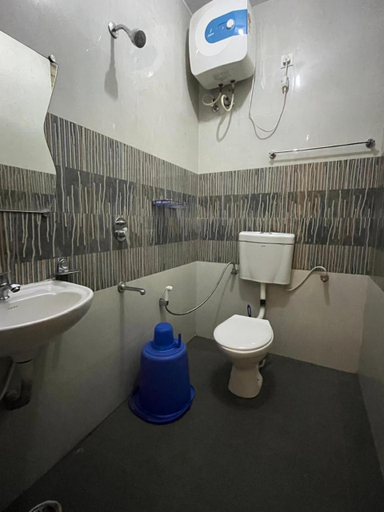 Bathroom 3, Banyan Three, Dindigul