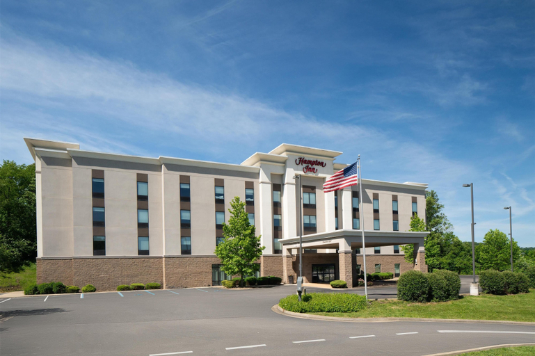 Exterior & Views 1, Hampton Inn Fairmont, Marion