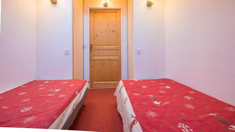 Room 4, Apartment in Orcieres With Heated Pool, Hautes-Alpes