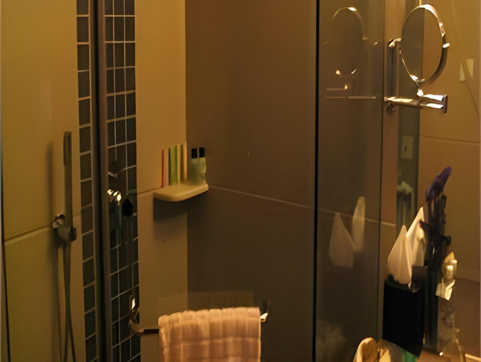Bathroom, Dynasty Hotel, Wenzhou