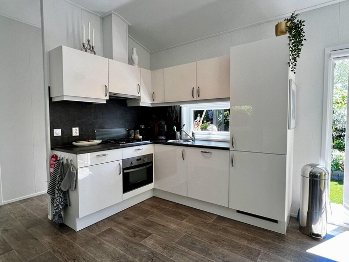Private kitchen 2, Cozy Retreat, by the Beach, Zijpe
