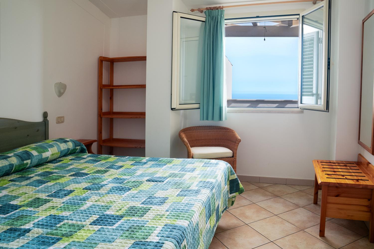 Others 4, Residence Chiesiola, Foggia