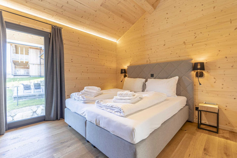 Room 4, Lush Chalet With Private Sauna, Liezen