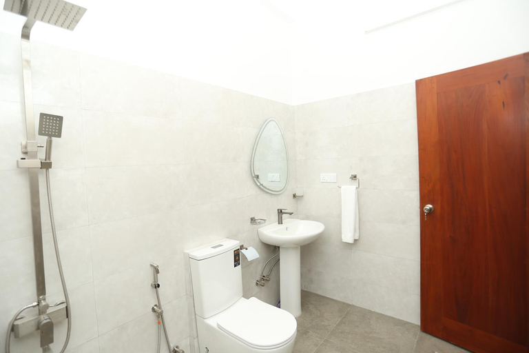 Bathroom 3, Sisi's Place, Bentota
