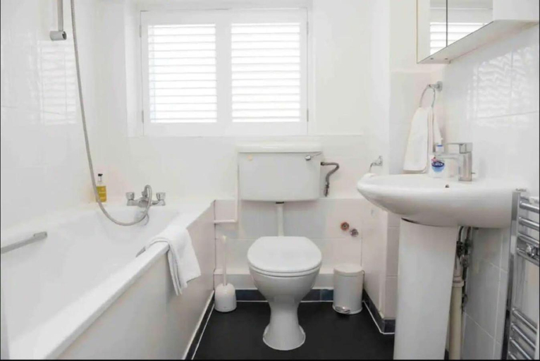 Bathroom 2, Wilson House - Camden, London