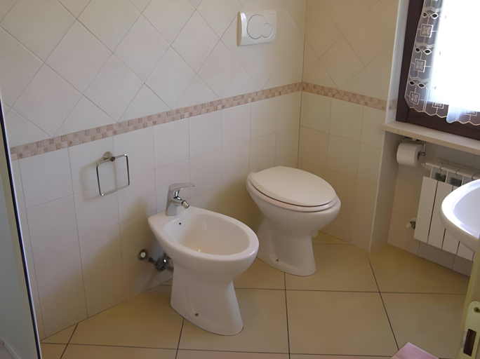 Bathroom 2, Albergo Le 2 Rose, Macerata