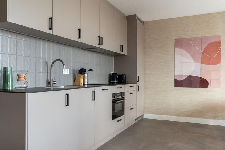 Private kitchen 4, Spacious apartment in Den Haag with view, The Hague