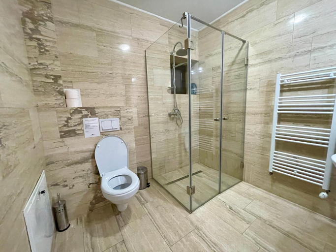 Others 2, Villa DeaDorata, Oradea