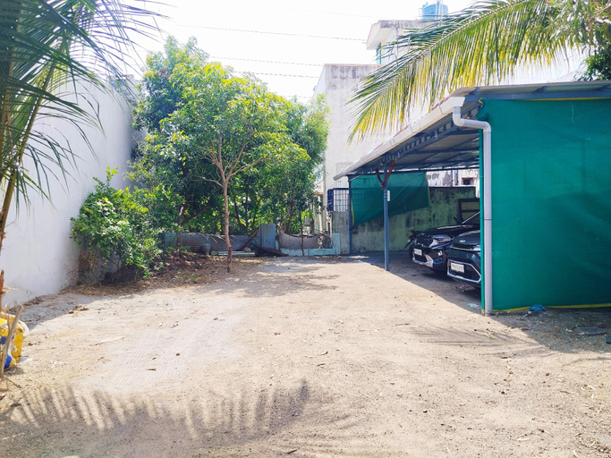 Others 5, Happy Square, Puducherry