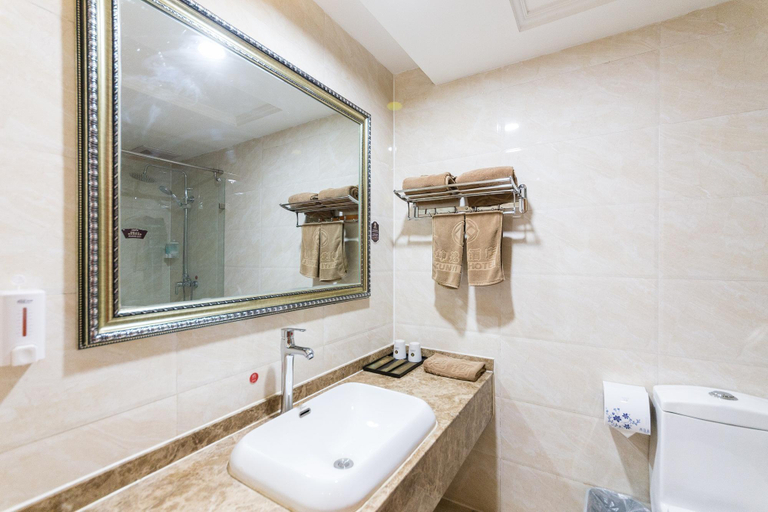 Bathroom 3, East Queen Hotel Lanzhou Taohai Branch, Lanzhou