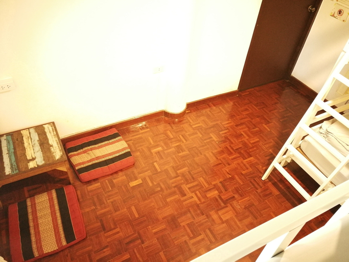 Others, Home16 Hostel 16, Khlong Toey