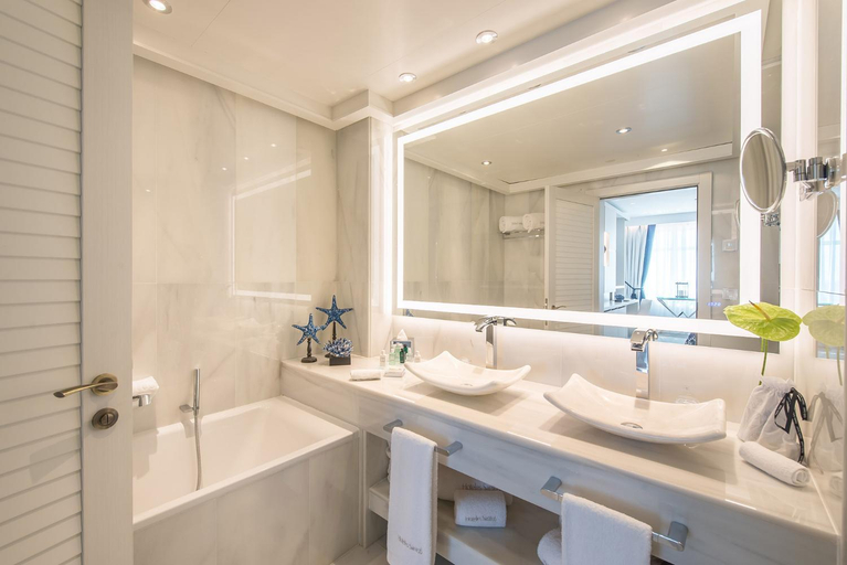 Bathroom 5, Gran Hotel Miramar, Málaga