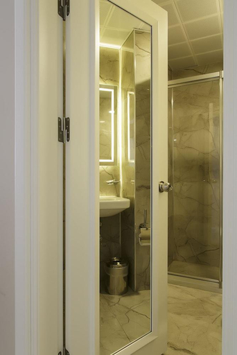 Bathroom 5, Vatan Asur Hotel, Fatih