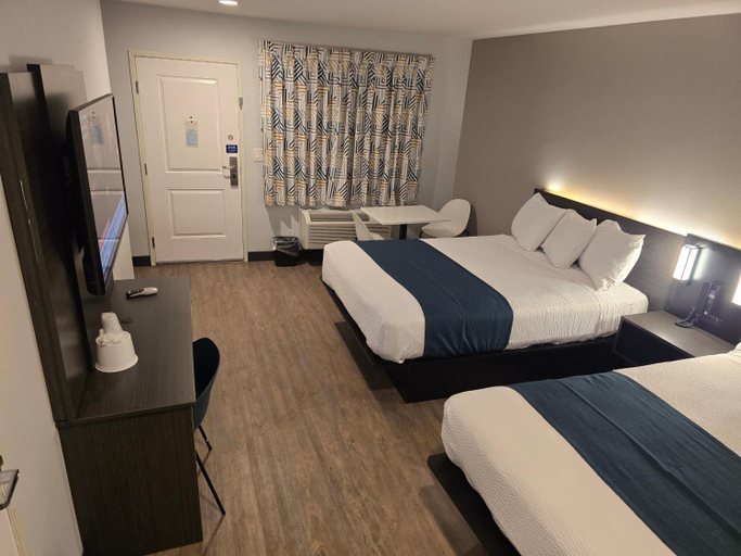 Bedroom 2, モーテル 6 ロサンゼルス カリフォルニア - ダウンタウン, Los Angeles