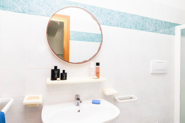 Bathroom 3, Baia degli Aranci Village, Foggia