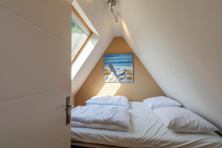 Room 2, Holiday Home Groote Keeten Near Beaches, Zijpe