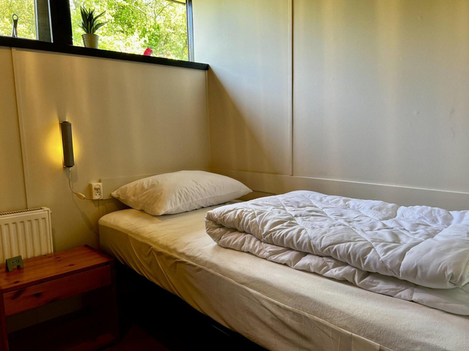 Room 5, Amazing Bungalow With Sunny Garden, Zijpe
