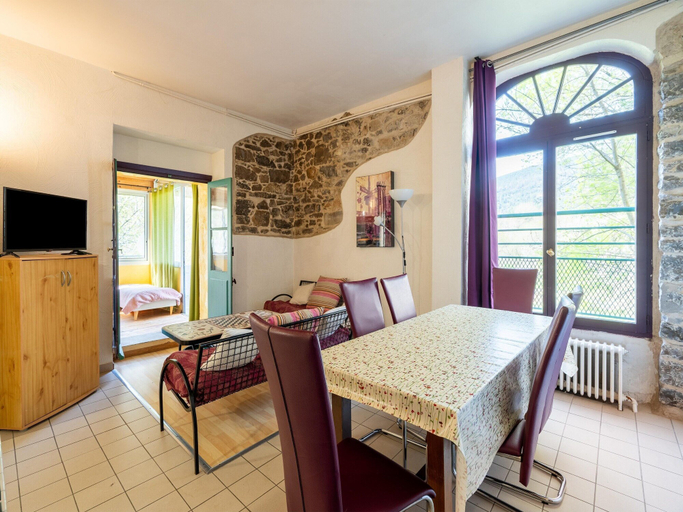 Dining 5, Vintage Retreat by the Vis, Hérault