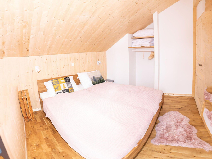 Bedroom 4, Elegant Chalet Near Ski-slopes, Murtal