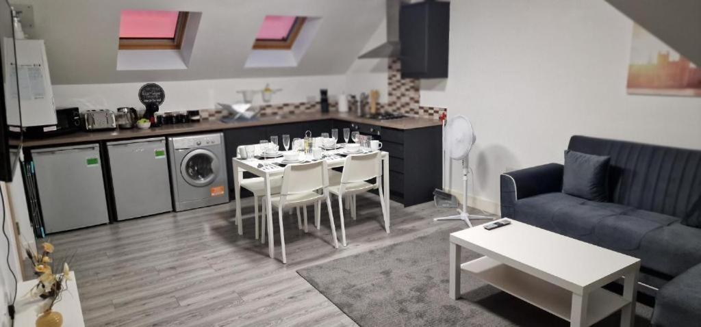 Others 4, SAV Stays Nottingham Road 1 & 2 Bed Flats Loughborough, Leicestershire
