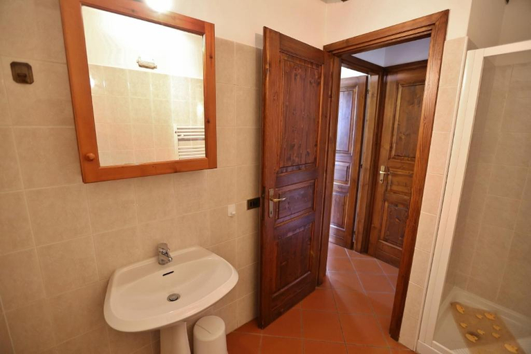 Bathroom 2, Casa Cannobio, Verbano-Cusio-Ossola