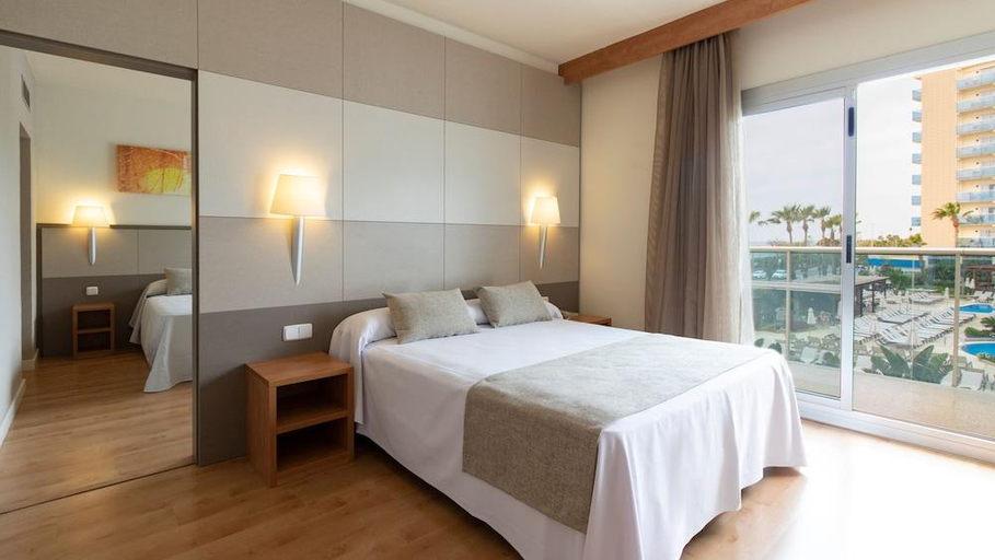 Bedroom 3, Golden Taurus Aquapark Resort, Barcelona