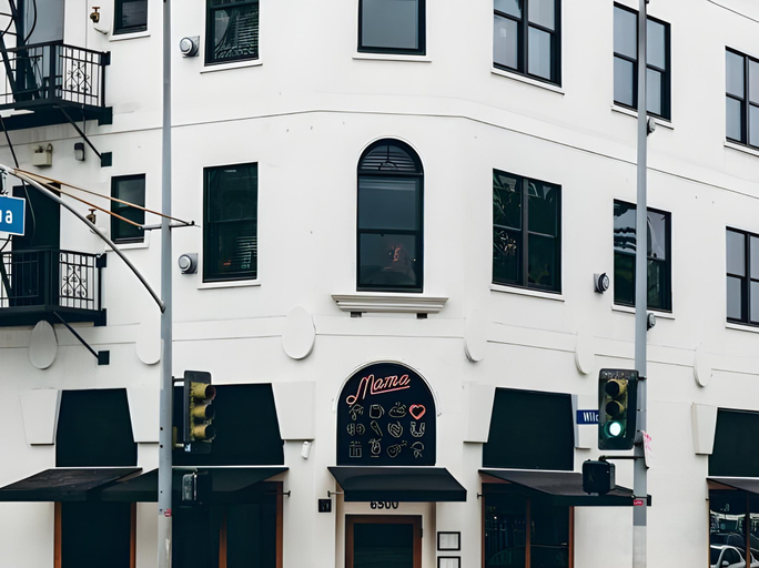 Exterior & Views
