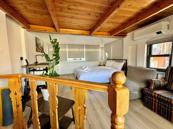 Room 4, The Wooden 17, Fatih