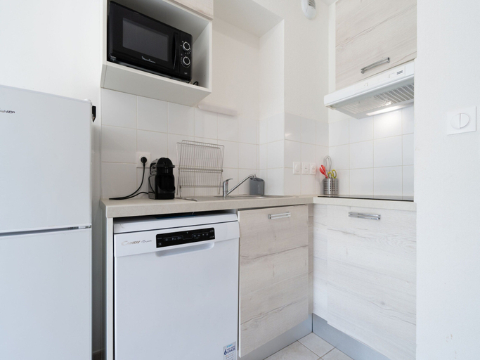 Private kitchen 4, Coastal Retreat in Valras-plage, Hérault