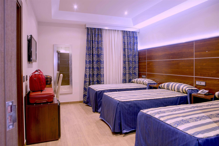 Bedroom 3, HOTEL CASTILLA GUERRERO, Málaga