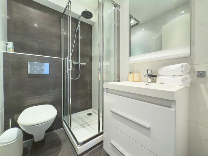 Room 5, L Artiste in Cannes With 3 Bedrooms and 3 Bathrooms, Alpes-Maritimes