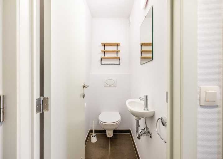 Bathroom 4, Apartment in Koksijde Near the Beach, West-Vlaanderen