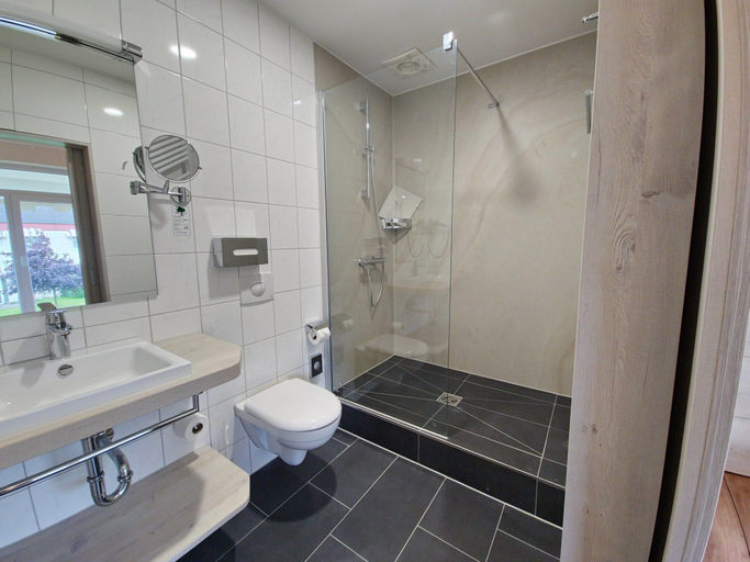 Bathroom 2, Appartement im Wangerland Resort, Friesland
