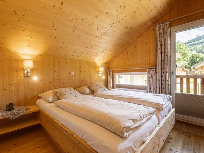Bedroom 4, Spacious Chalet With hot tub, Murau