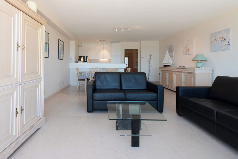 Living area 5, Apartment in Middelkerke With Sea Views, West-Vlaanderen