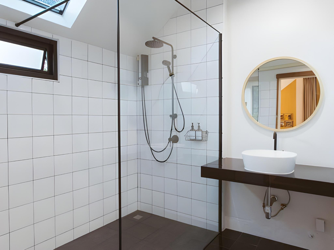 Bathroom 3, Karpenter hotel, Muang Lampang