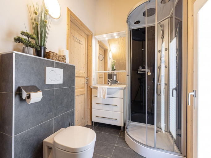 Bathroom 3, Inviting chalet with sauna, Murau